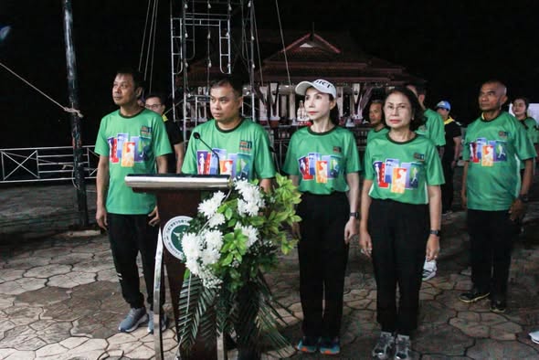 วันที่ 2 พฤศจิกายน 2568 นายวินัย อินทร์ชนะ  สาธารณสุขอำเภอบ้านตาขุน และเจ้าหน้าที่เข้าร่วมพิธีเปิดโครงการ แสงนำใจไทยทั้งชาติ เดิน วิ่ง ปั่น ป้องกันอัมพาต  ครั้งที่ 12 เฉลิมพระเกียรติ ณ สวนสาธารณะบึงขุนทะเล อำเภอเมือง จังหวัดสุราษฎร์ธานี