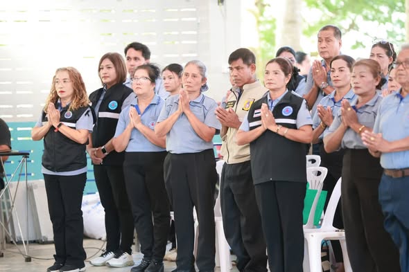 วันที่ 6 พฤศจิกายน 2568 ชมรมสาธารณสุขประจำหมู่บ้านอำเภอบ้านตาขุน  จัด กิจกรรมมองหน้า เหลียวหลัง พลังอสม.บ้านตาขุน และประชุมใหญ่สามัญ อสม. โดยมีนายวีรยุทธ ขนุนนิล นายอำเภอเป็นประธาน และภาคีเครือข่ายเข้าร่วมกิจกรรม ณ หอประชุมโรงเรียนบ้านตาขุนวิทยา